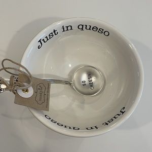 NWT Mudpie Just in queso bowl set